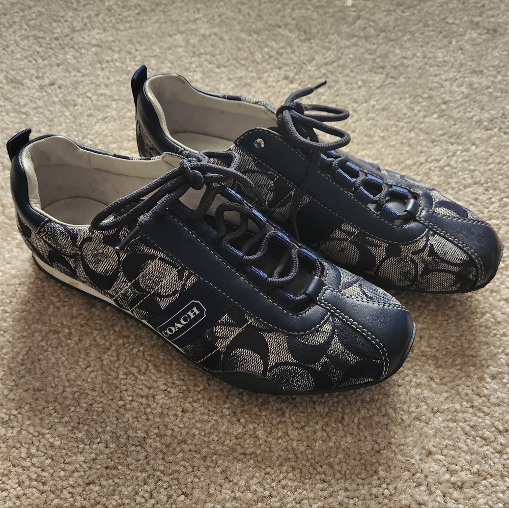 Coach Kelsie Signature C Navy and Gray Sneakers - Size 6M